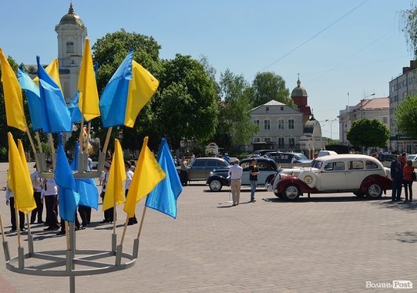 У Луцьку – виставка ретро-автомобілів. ФОТО