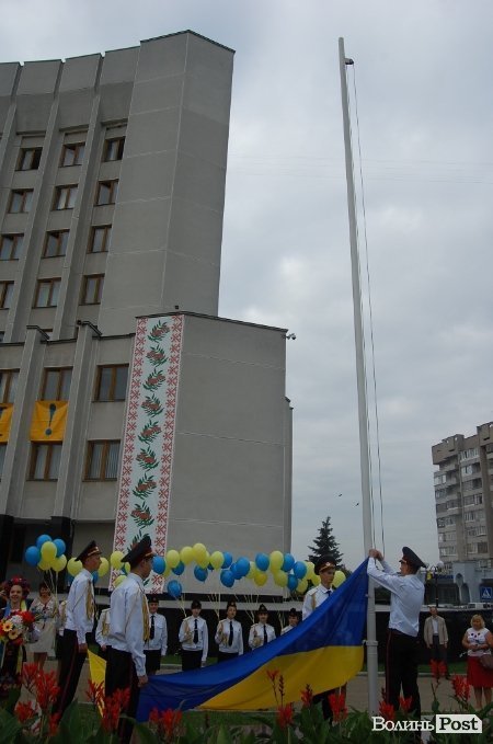 У День Прапора губернатор Волині говорив про місце України в Європі. ФОТО