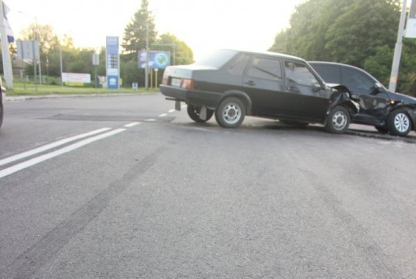 Аварія в Луцьку: зіткнулися легковики. ФОТО