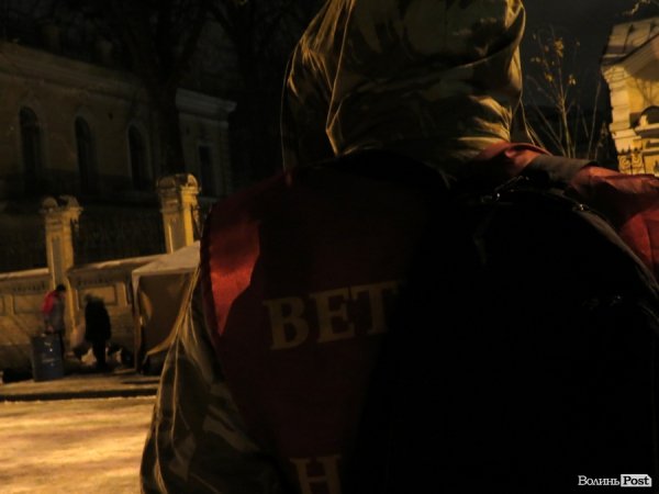 Майдан особливий - нічний. НОТАТКИ ОЧЕВИДЦЯ. ФОТО. ВІДЕО