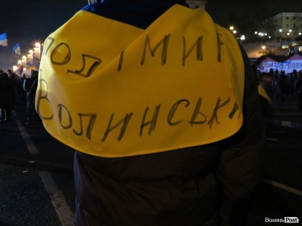 Майдан особливий - нічний. НОТАТКИ ОЧЕВИДЦЯ. ФОТО. ВІДЕО