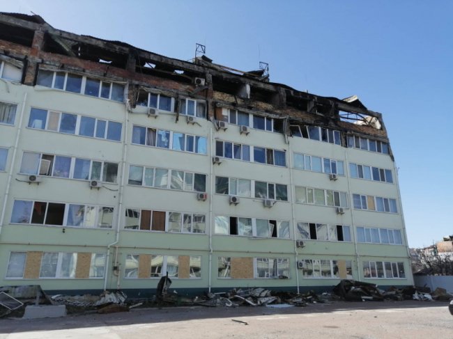 «Скільки вважають за потрібне – стільки й платять»: переселенець пече крафтовий хліб у Луцьку, щоб відновити домівку батьків після обстрілу