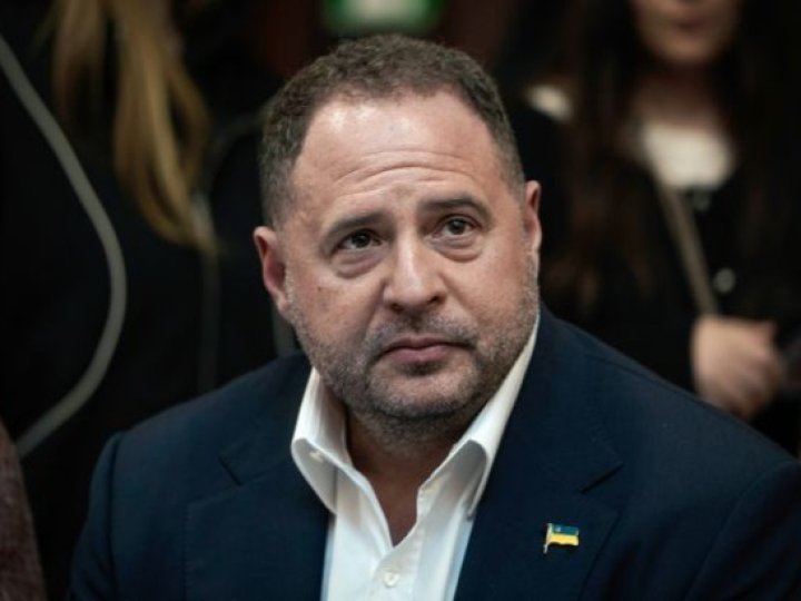 Суд відправив Єрмака за ґрати, але з можливістю вийти під заставу