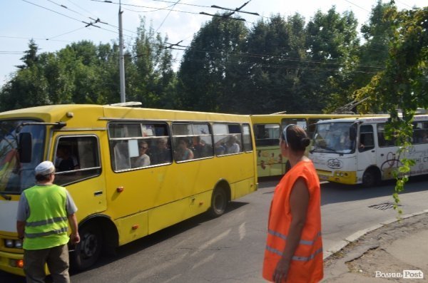 У Луцьку обірвалась тролейбусна контактна мережа. ФОТО