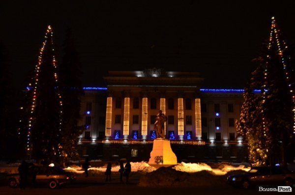 ТОП-10 новорічних фасадів Луцька. ФОТО