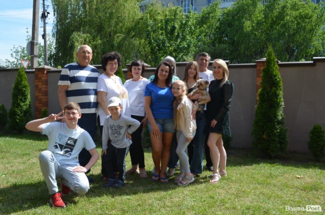 «Ми не могли повірити, що так буває». ЖІНКА З ЛУЦЬКА БЕЗОПЛАТНО ПРИХИСТИЛА ДЕКІЛЬКА СІМЕЙ ПЕРЕСЕЛЕНЦІВ