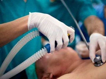 Біля магазину на Волині до непритомності побили чоловіка