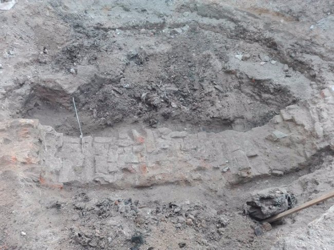 Розкопки масового захоронення розстріляних в'язнів у Луцьку завершили