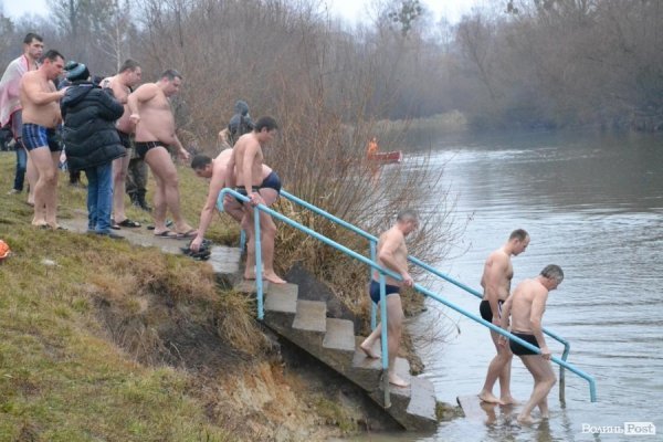 Як Шиба і Пирожик «моржували». ФОТО