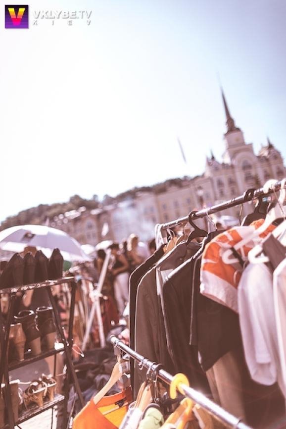 Українські зірки влаштували розпродаж власних речей. ФОТО