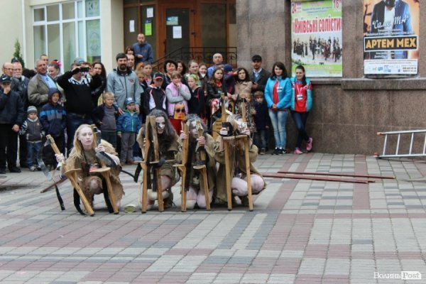 Експериментальний білоруський театр епатував луцьку публіку. ФОТО. ВІДЕО