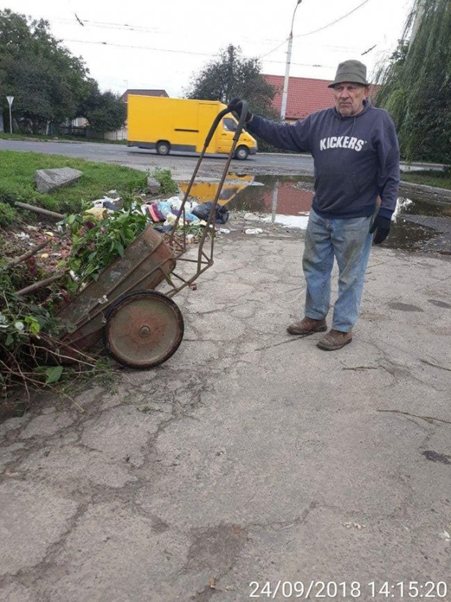 Муніципали спіймали лучанина, який перетворював вулицю на звалище