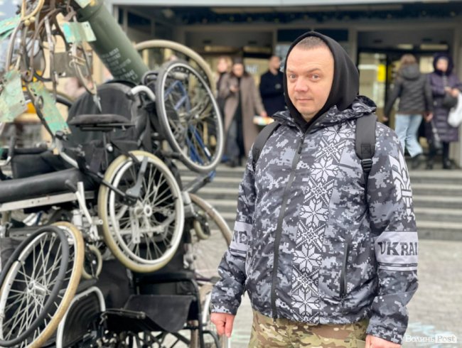 У Луцьку створили скульптуру з крісел колісних: що це за акція?