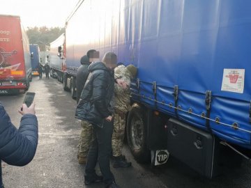 Подробиці затримання прикордонника-хабарника на Волині. ФОТО
