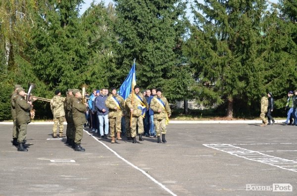 Волинські призовники поїхали на службу. ФОТО