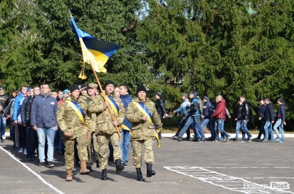 Волинські призовники поїхали на службу. ФОТО