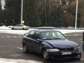 Аварія у Луцьку: Mercedes від удару вилетів на зустрічну смугу