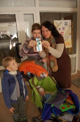 В СНУ імені Лесі Українки збирали шоколадки воякам. ФОТО