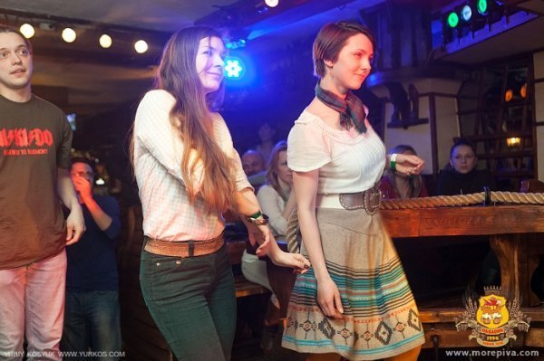 Як у Луцьку танцювали під закарпатський рок-н-рол. ФОТО