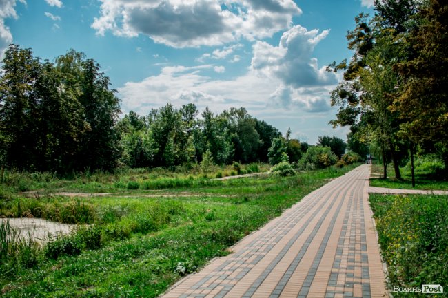 Літо у луцькому парку. ФОТО