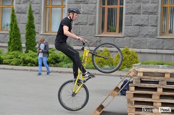 Фестиваль бульбашок у Луцьку. ФОТО