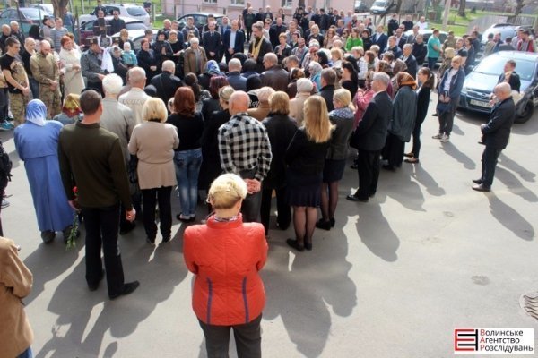 У Луцьк привезли тіло Героя Сергія Грибкова. ФОТО