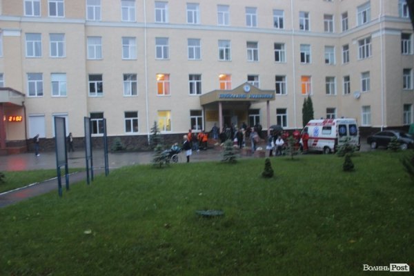 Як у луцьких лікарнях бомбу шукали. ФОТО