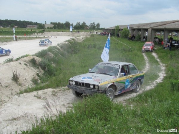 Під Луцьком змагалися автогонщики. ФОТО 