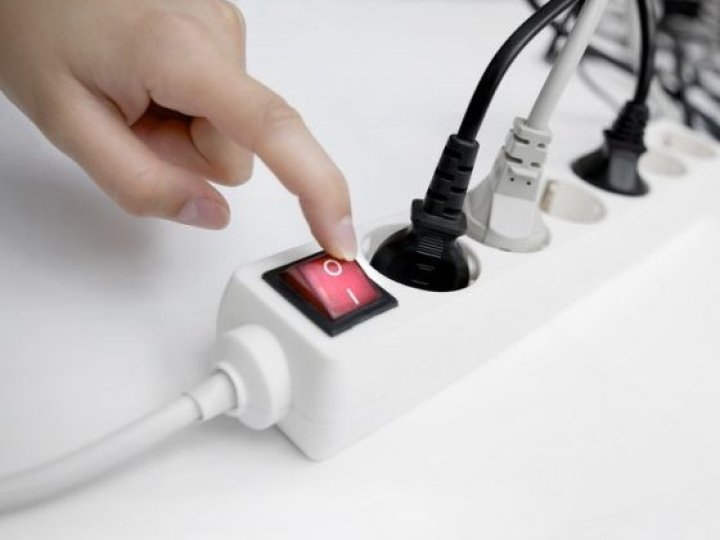 П’ять електроприладів, які можна не вимикати з розетки: що кажуть експерти