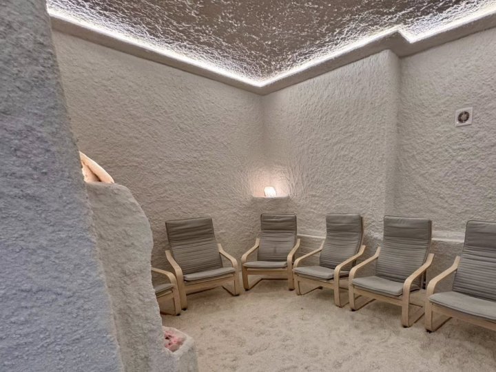 У місті на Волині відкрили соціальну соляну кімнату