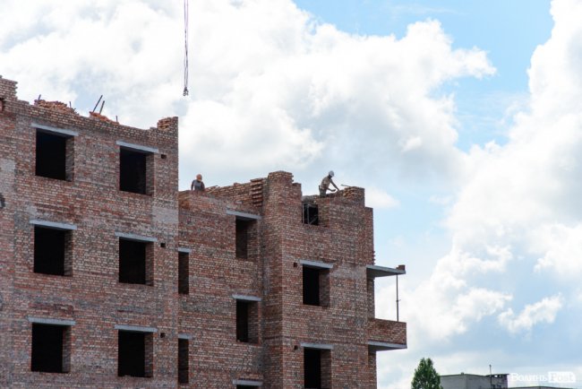 У Луцьку продовжують будувати комфортні та сучасні оселі у ЖК «Caramel Residence». ФОТО*