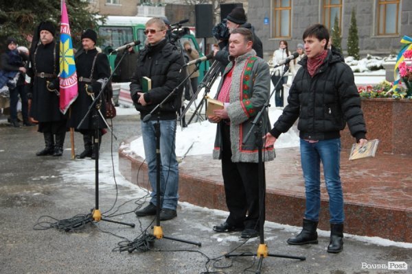 Луцьк вшанував Шевченка. ФОТО