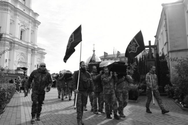 У Луцьку провели в останню дорогу Героїв Олексія Масурова та Богдана Ніколайчука. ФОТО