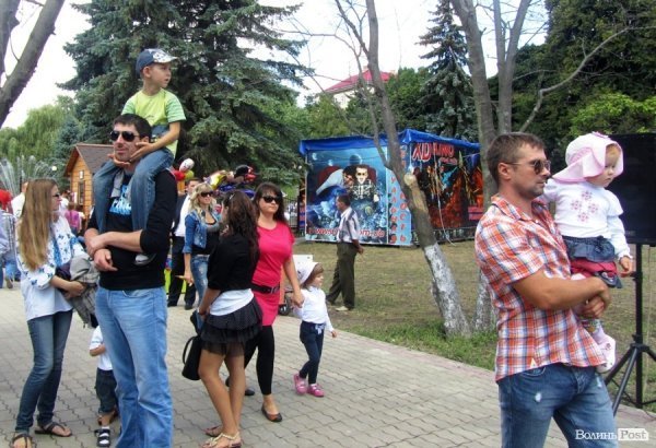 У Луцьку відкрили «Діснейленд». ФОТО