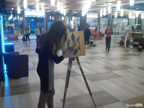  У Луцьку збирали гроші на амуніцію для Майї Москвич. ФОТО