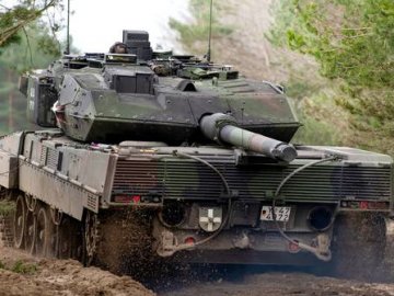 Німеччина вирішила надавати Україні важке озброєння