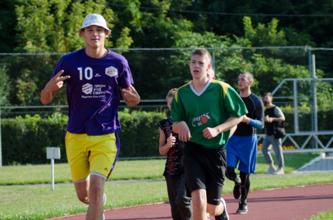 Позмагалися із вболівальниками: «Старий Луцьк» провів незвичне тренування. ФОТО