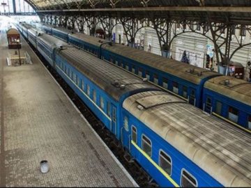 «Укрзалізниця» призначила 18 додаткових потягів до курортних міст
