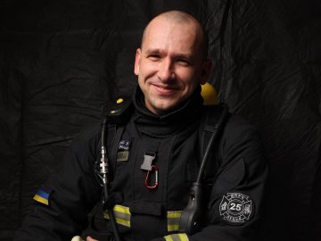 «Вимагає повної самовіддачі», - луцький рятувальник про свою професію
