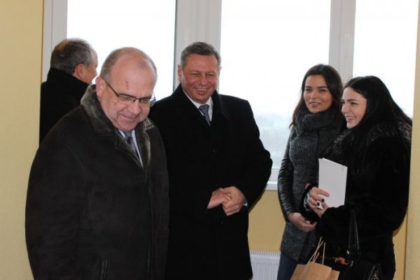 У Луцьку сиротам подарували квартиру. ФОТО