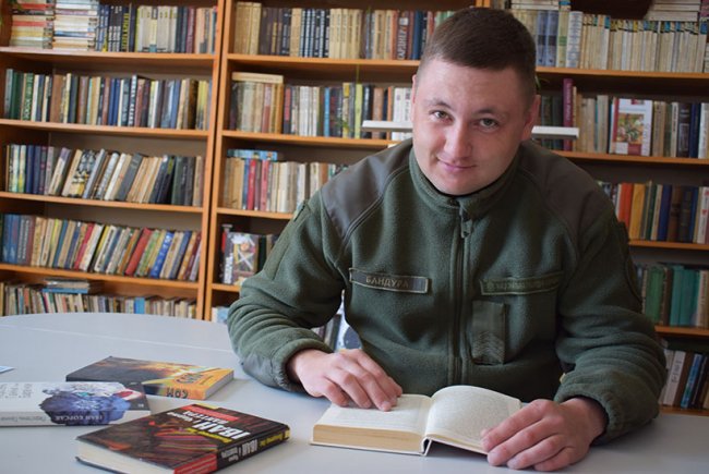 Що читають луцькі нацгвардійці під час карантину 