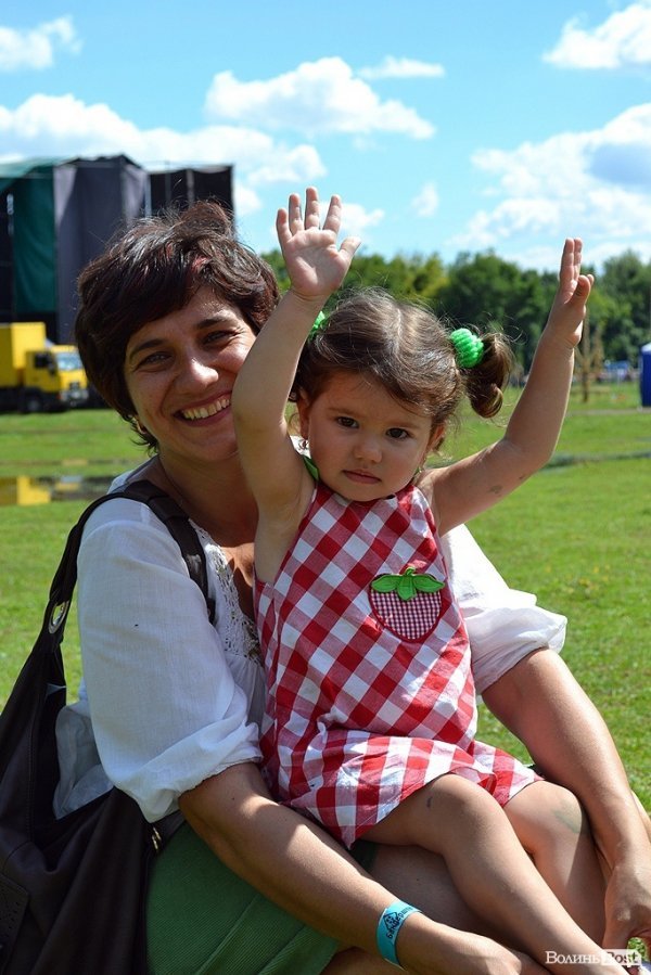 Діти  і «Бандерштат». ФОТО