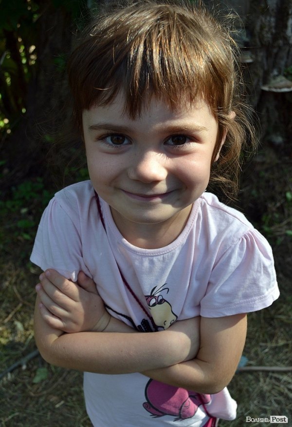 Діти  і «Бандерштат». ФОТО