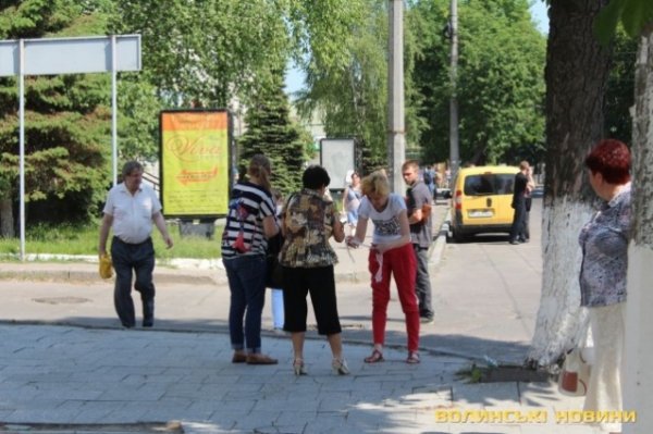 Аварія в Луцьку: жінка вскочила під колеса авто. ФОТО. ВІДЕО