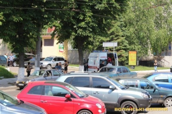 Аварія в Луцьку: жінка вскочила під колеса авто. ФОТО. ВІДЕО