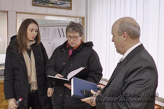 Канадський експерт завітала у гості до диспетчерської служби «102» у Луцьку. ФОТО. ВІДЕО