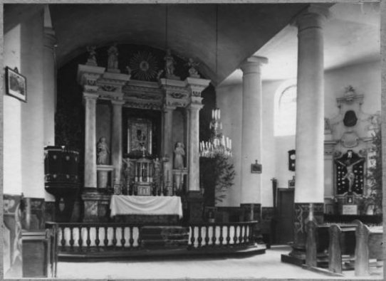 Втрачений костел у Володимирці на фото 1920-х років