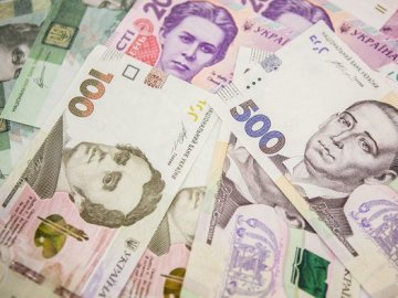 Куди вкладати гроші у 2022-му: поради луцької економістки