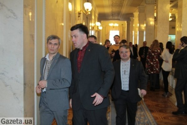 Як депутати нудьгують у Раді. ФОТО