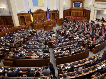 В Україні спрощують обіг документів та лікування для військових